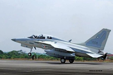 Trung Quốc lớn tiếng cảnh báo máy bay quân sự Philippines bay qua Biển Đông