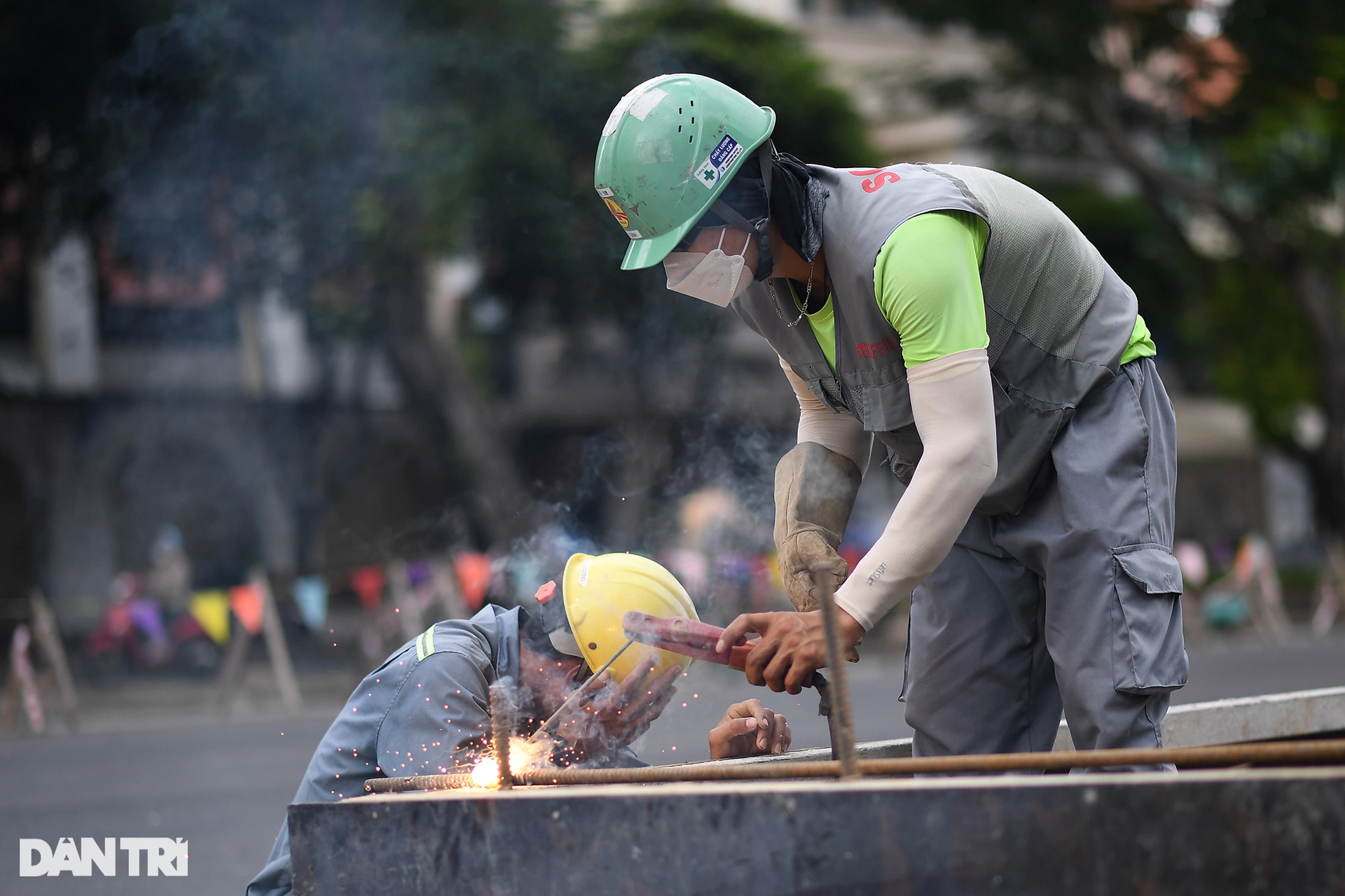 Người dân TPHCM phấn khởi khi lô cốt án ngữ 6 năm trên đường Lê Lợi tháo dỡ - 6 Người dân TPHCM phấn khởi khi lô cốt án ngữ 6 năm trên đường Lê Lợi tháo dỡ - 6
