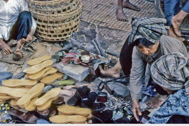 Ông "vua" guốc nhựa cao gót một thời tại Hà Nội