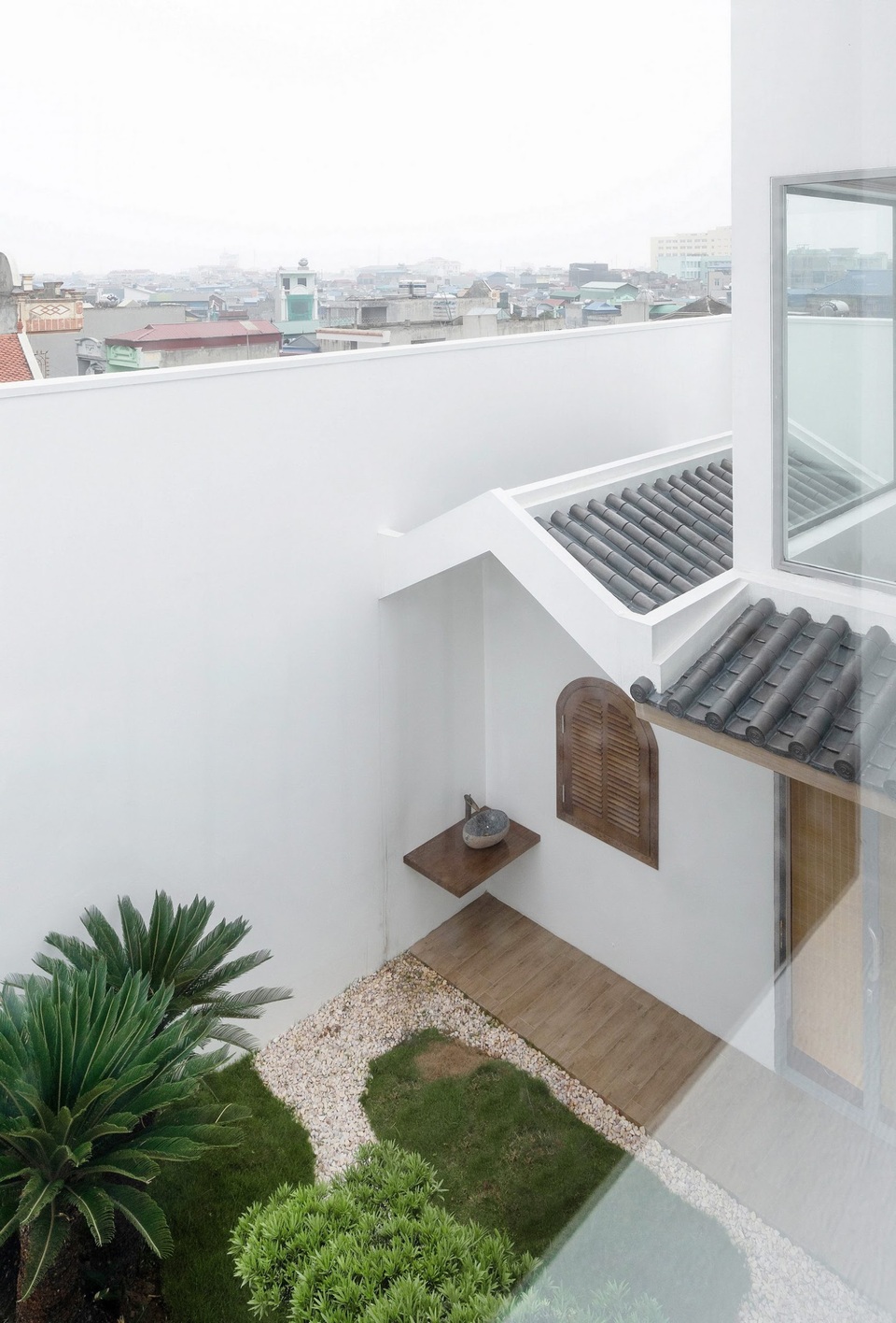 Nhà phố Nam Định nổi bật nhất phố, nhìn xa như gói gọn trong 1 chiếc hộp - 9