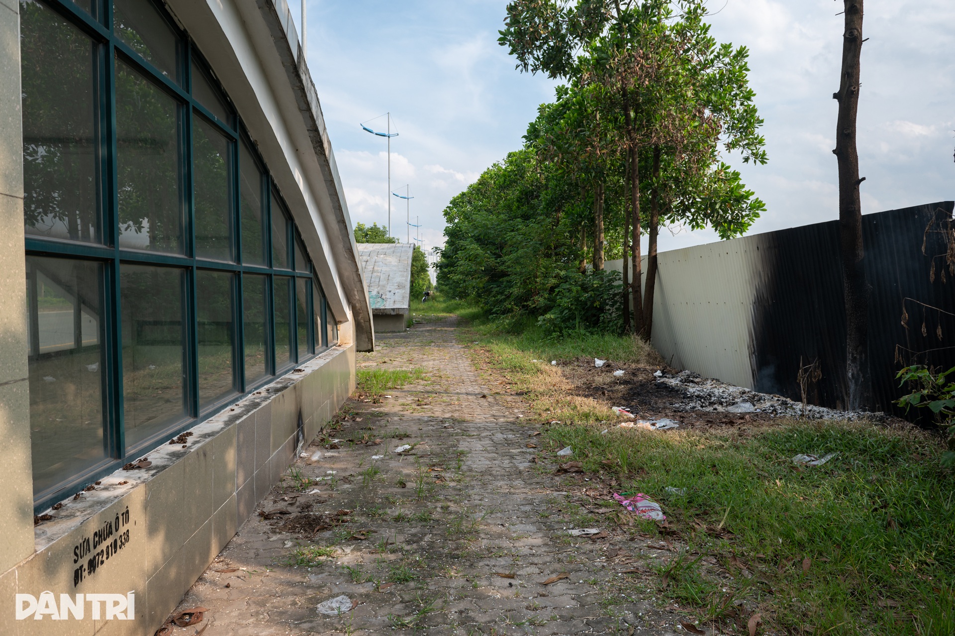 Hầm đi bộ hàng tỷ đồng đóng cửa, thưa thớt người sử dụng ở Hà Nội - 2 Hầm đi bộ hàng tỷ đồng đóng cửa, thưa thớt người sử dụng ở Hà Nội - 2