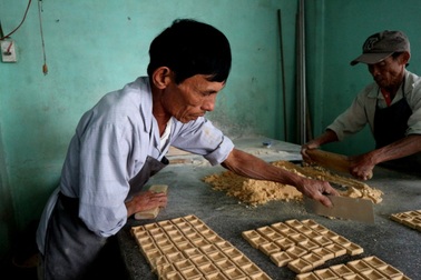 Làng bánh in truyền thống An Lạc hối hả vào Tết