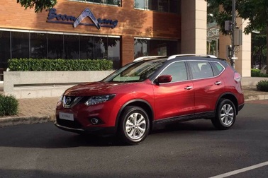 Nissan X-Trail xuất hiện tại TPHCM với màu sơn lạ mắt