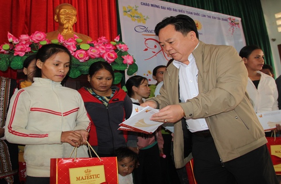 Chủ tịch UBND tỉnh Bình Định: Không để ai bị bỏ lại phía sau... - 3 Chủ tịch UBND tỉnh Bình Định: Không để ai bị bỏ lại phía sau... - 3