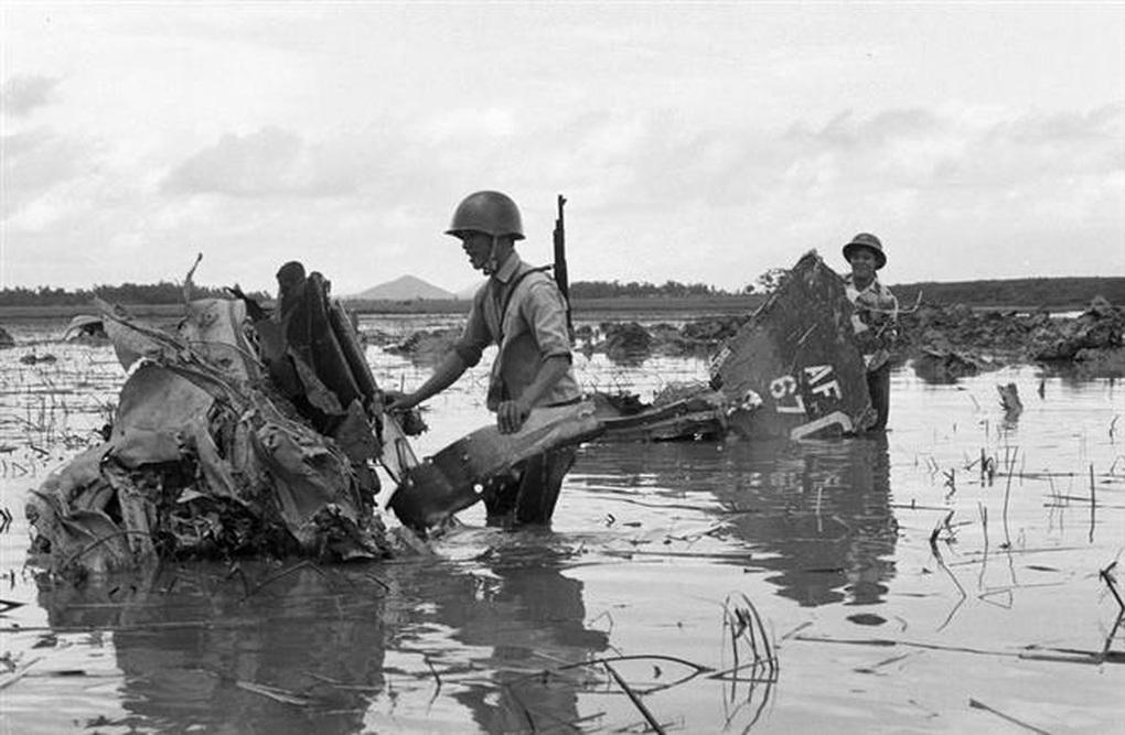 Những siêu pháo đài bay bị hạ gục trên bầu trời Hà Nội - 7 Những siêu pháo đài bay bị hạ gục trên bầu trời Hà Nội - 7
