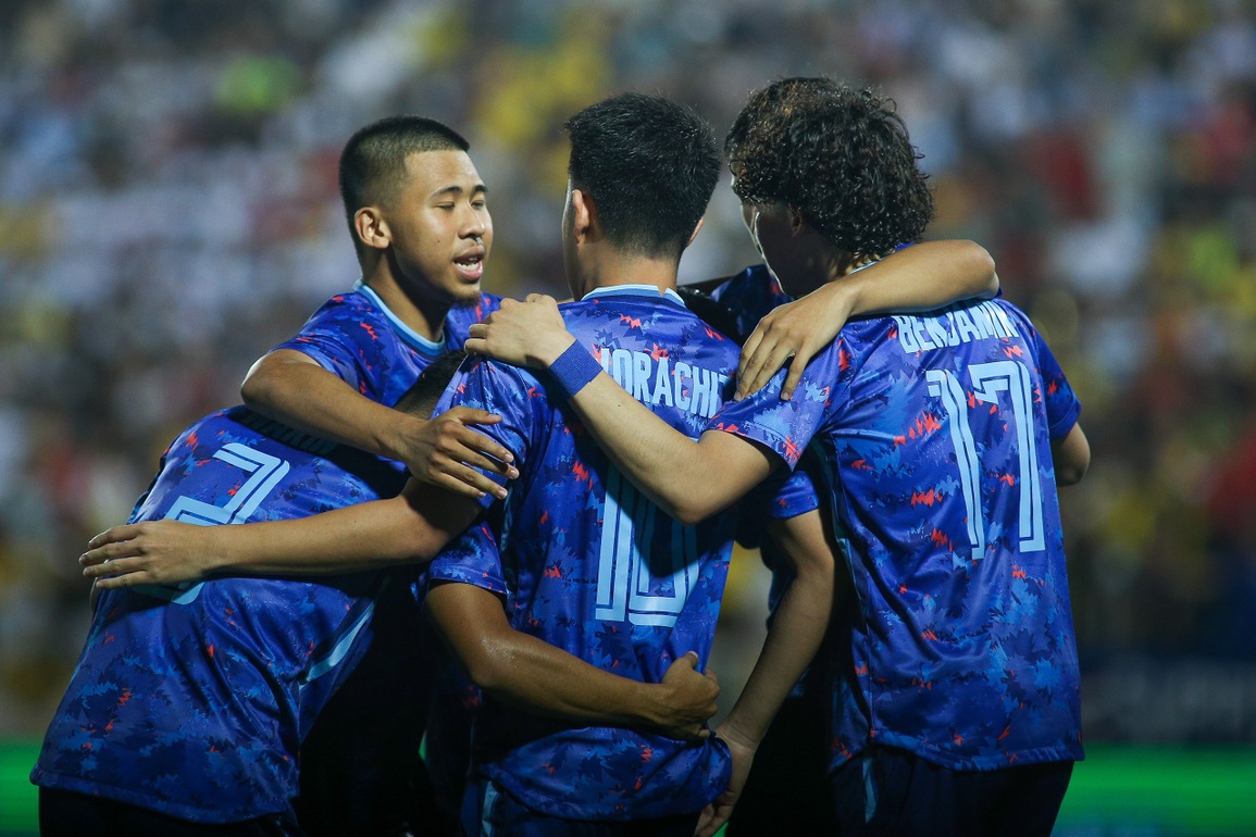 Nữ tỷ phú nói gì sau chiến thắng tưng bừng của U23 Thái Lan? - 2 Nữ tỷ phú nói gì sau chiến thắng tưng bừng của U23 Thái Lan? - 2