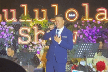 Hoài Lâm xúc động đến quên lời khi trở lại sân khấu sau 4 năm vắng bóng