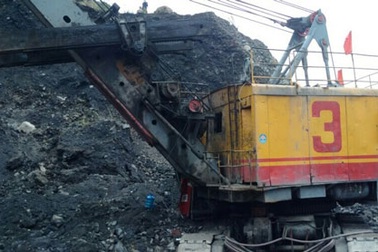 2 công nhân mỏ than bị đất đá vùi lấp tử vong