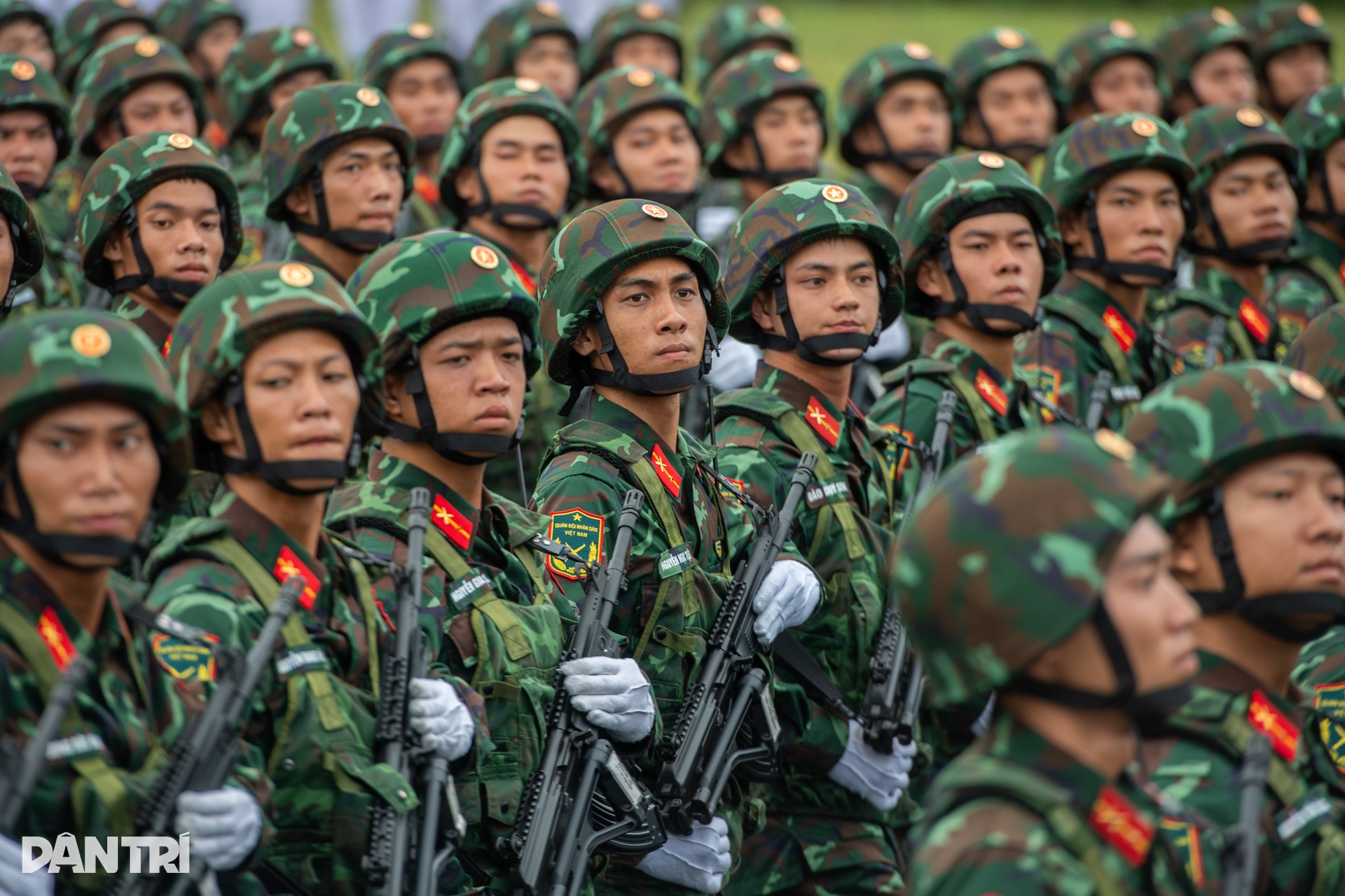 “Vượt nắng thắng mưa”, ý chí ngày hội non sông - 12 “Vượt nắng thắng mưa”, ý chí ngày hội non sông - 12