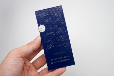 Cận cảnh máy nghe nhạc Astell&Kern phiên bản Super Junior tại Việt Nam