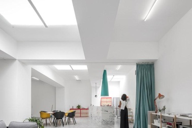 Bất ngờ vợ chồng trẻ cải tạo gara cũ thành nhà đẹp như mơ