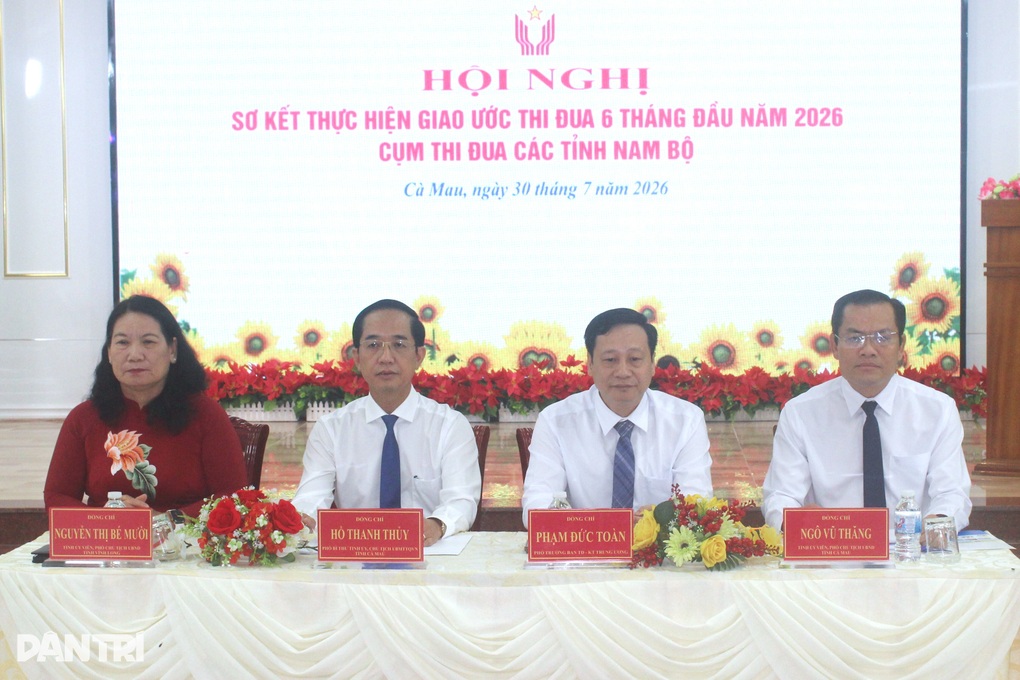 Đảm bảo khen thưởng đúng nguyên tắc thành tích đến đâu, khen đến đó - 1 Đảm bảo khen thưởng đúng nguyên tắc thành tích đến đâu, khen đến đó - 1