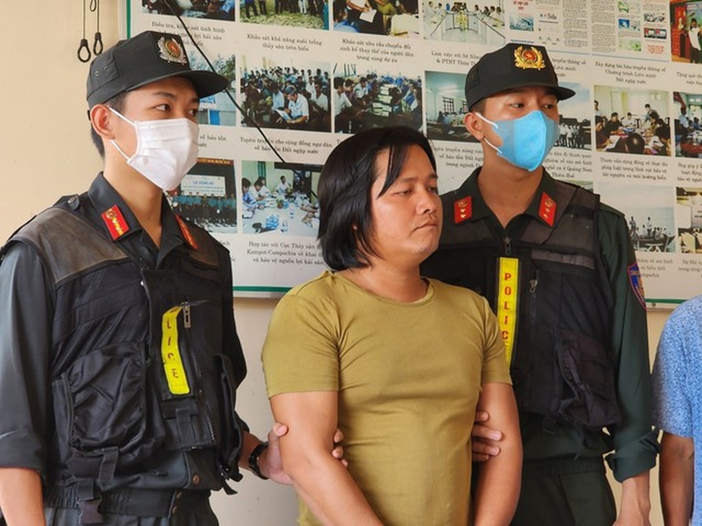Triệt phá băng nhóm giang hồ do Cường KoBe và Cọp Bãi Bổn cầm đầu - 1 Triệt phá băng nhóm giang hồ do Cường KoBe và Cọp Bãi Bổn cầm đầu - 1