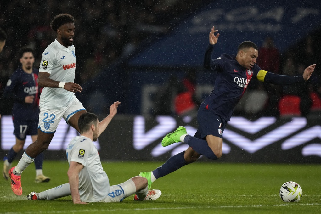 PSG chưa thể vô địch Ligue 1 sớm, chờ kết quả trận Monao - Lyon - 1