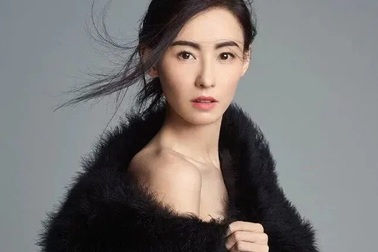 39 tuổi, Trương Bá Chi đằm thắm và quyến rũ hơn!