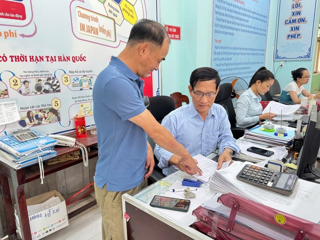 Quảng Nam chú trọng tuyên truyền chính sách bảo hiểm thất nghiệp cho người lao động - 1 Quảng Nam chú trọng tuyên truyền chính sách bảo hiểm thất nghiệp cho người lao động - 1