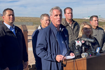 Lãnh đạo đảng Cộng hòa kêu gọi Bộ trưởng An ninh Nội địa Mỹ từ chức