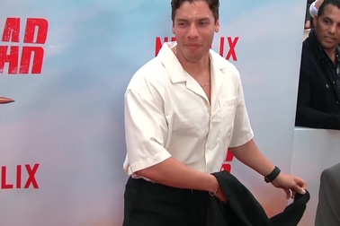 Con trai của tài tử "Kẻ hủy diệt" Joseph Baena đi dự công chiếu phim