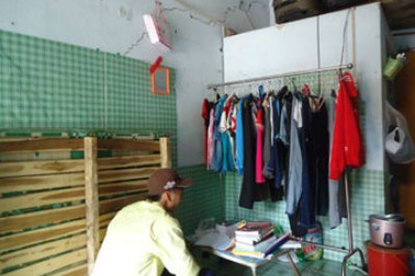 KTX thừa chỗ, SV ở trọ giá cao