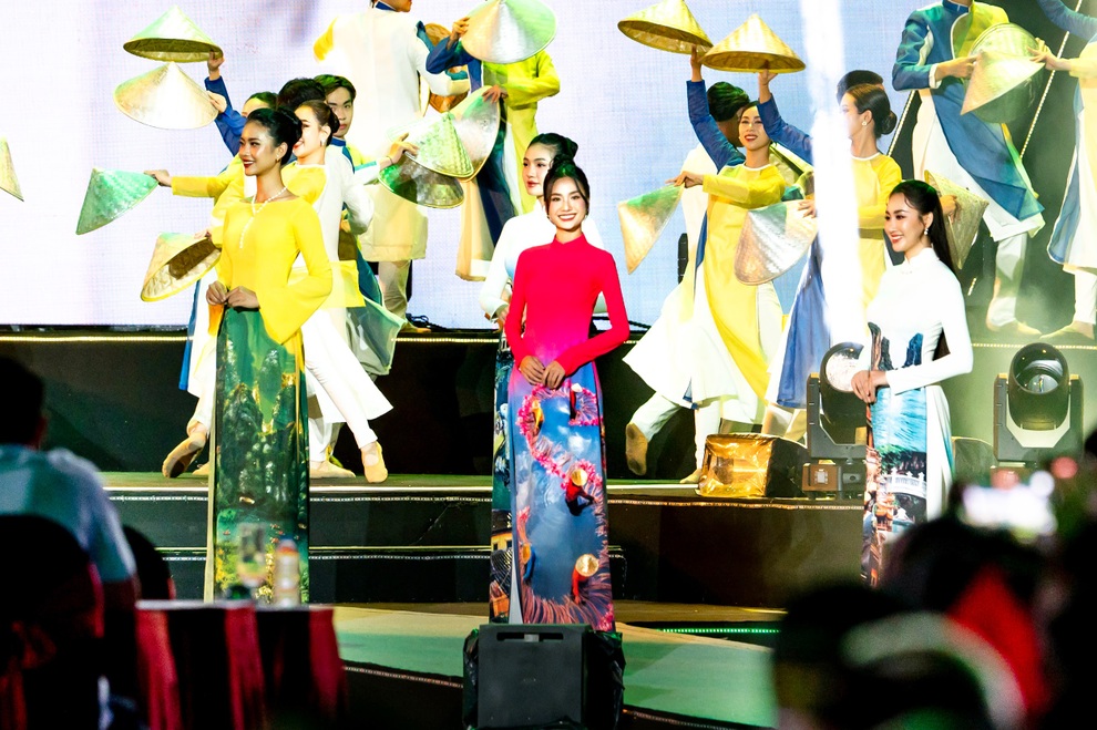 Hoa hậu Nguyễn Thanh Hà: Hiểu lịch sử dân tộc, tôi càng trân quý hòa bình - 3 Hoa hậu Nguyễn Thanh Hà: Hiểu lịch sử dân tộc, tôi càng trân quý hòa bình - 3