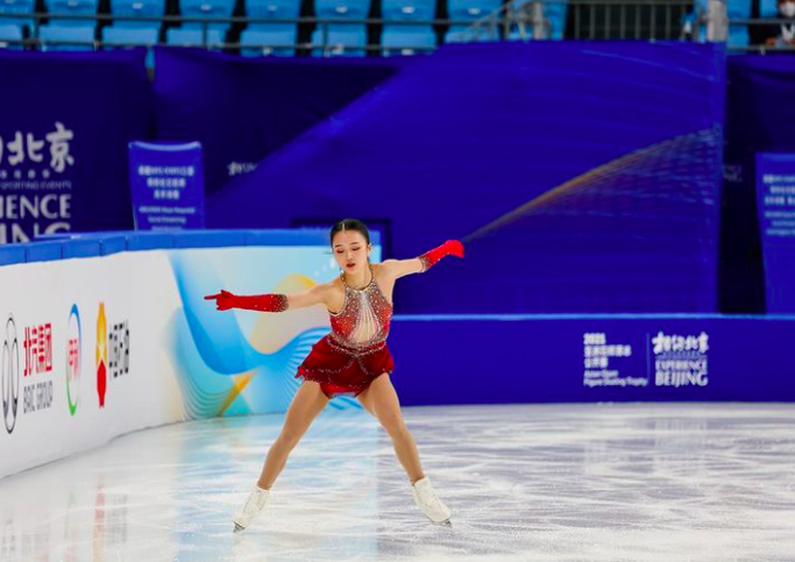 Nhan sắc xinh đẹp của nữ thần trượt băng Trung Quốc - 9