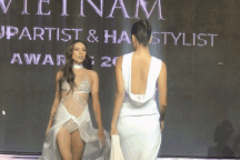 Võ Hoàng Yến và Minh Tú "đọ catwalk" khi làm giám khảo