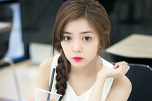 Vẻ đẹp "ngọt ngào" nữ sinh 19 tuổi có thu nhập đáng mơ ước