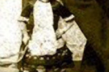 Người phụ nữ có thân hình “siêu ngắn”