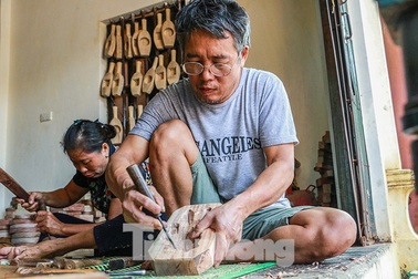 Gặp người 'thổi hồn' vào bánh trung thu truyền thống