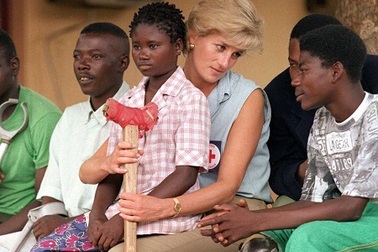 Những khoảnh khắc đẹp nhất trong cuộc đời công nương Diana