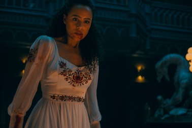 "The Invitation" trên FPT Play đã thay đổi hình ảnh ma cà rồng ra sao?