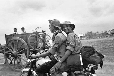 “Vẽ bản đồ không kịp bước quân đi!”