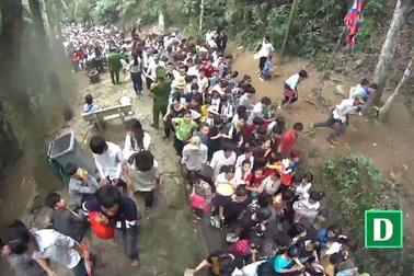 Hơn triệu người về Đền Hùng hành lễ Giỗ Tổ