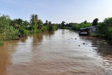 Hai học sinh chết đuối khi bơi qua sông