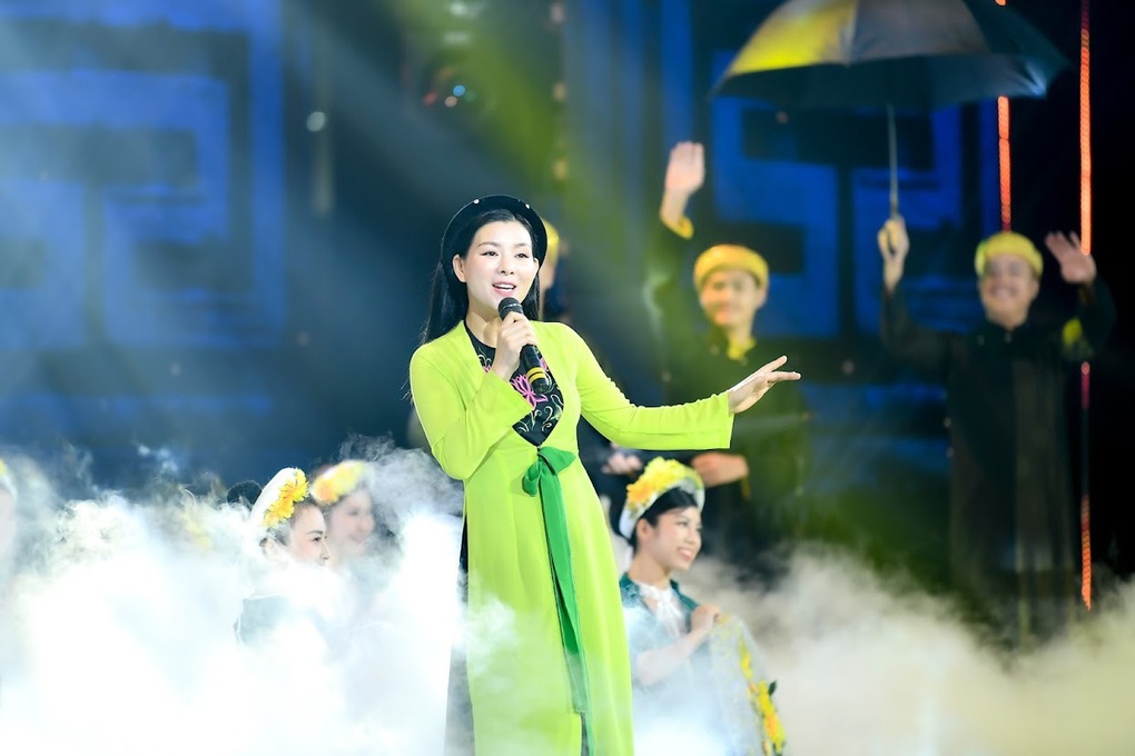 Dàn nghệ sĩ nổi tiếng biểu diễn tôn vinh Danh sáng Nguyễn Văn Cừ - 6 Dàn nghệ sĩ nổi tiếng biểu diễn tôn vinh Danh sáng Nguyễn Văn Cừ - 6