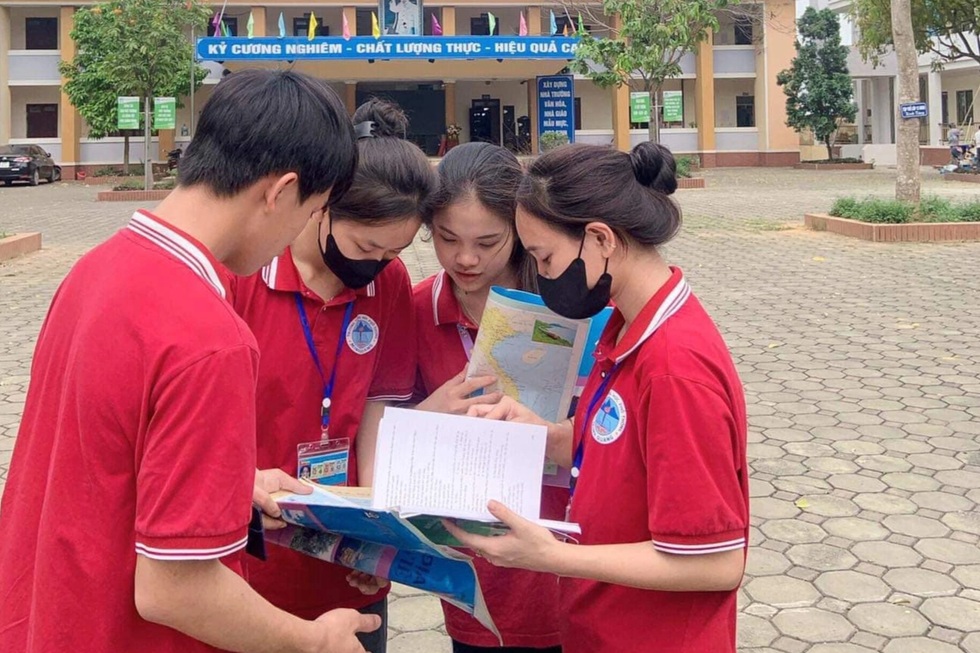 Ngôi trường đặc biệt, mỗi học sinh yếu kém được một thầy cô nhận đỡ đầu