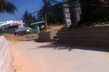 Thanh niên nghi ngáo đá chém đứt gân tay cảnh sát khu vực