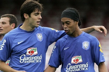 Kaka nói gì sau khi Ronaldinho phải đi tù?