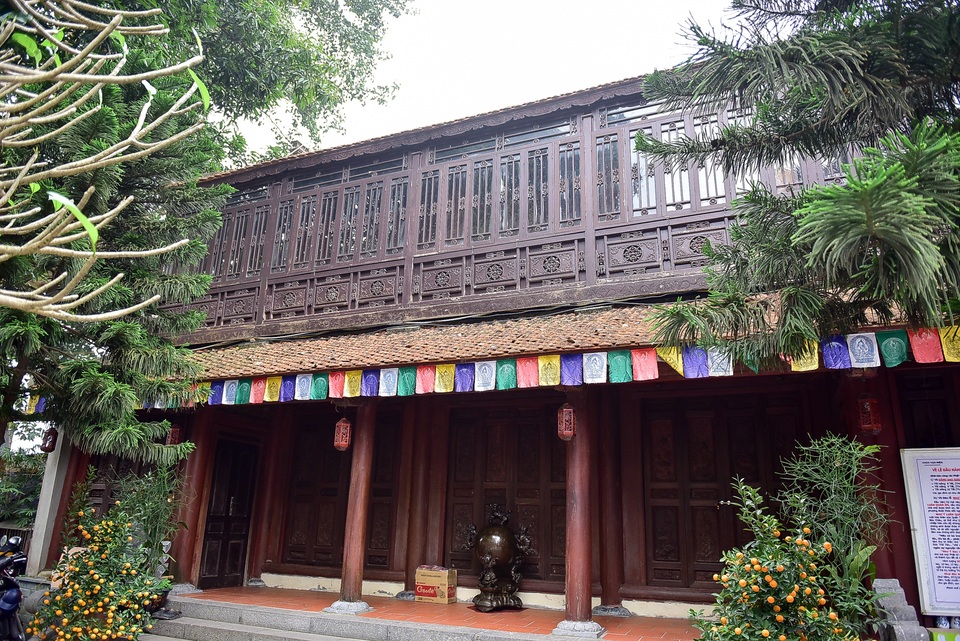 Tượng Phật từ đá quý nguyên khối trong ngôi chùa nghìn năm tuổi ở Hà Nội - 2 Tượng Phật từ đá quý nguyên khối trong ngôi chùa nghìn năm tuổi ở Hà Nội - 2