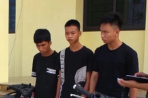 Bắt giữ nhóm đối tượng mặc áo chống nắng, đeo khẩu trang đi cướp điện thoại