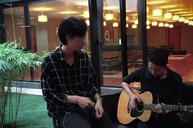 9x Hà Nội hoài niệm tuổi thơ với bản cover “Chiếc đèn ông sao” mới lạ