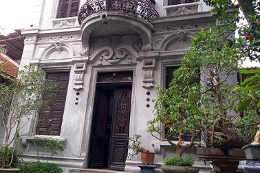 Biệt thự trăm năm của đại gia Bát Tràng: Bí mật không muốn rời đi