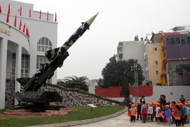 Đối đầu với tên lửa Việt Nam, B52 chỉ còn là đống sắt vụn