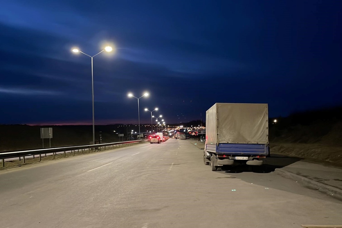 Lao động Việt gạt nước mắt bỏ lại nhà cửa, tài sản rời điểm nóng Ukraine - 5 Lao động Việt gạt nước mắt bỏ lại nhà cửa, tài sản rời điểm nóng Ukraine - 5