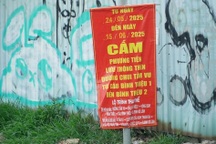 Người dân quay đầu xe hàng loạt vì đóng đường dưới cầu Bình Triệu