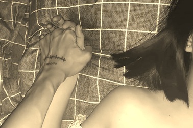 Gã đàn ông làm chuyện đồi bại khiến con gái vợ hờ mang thai