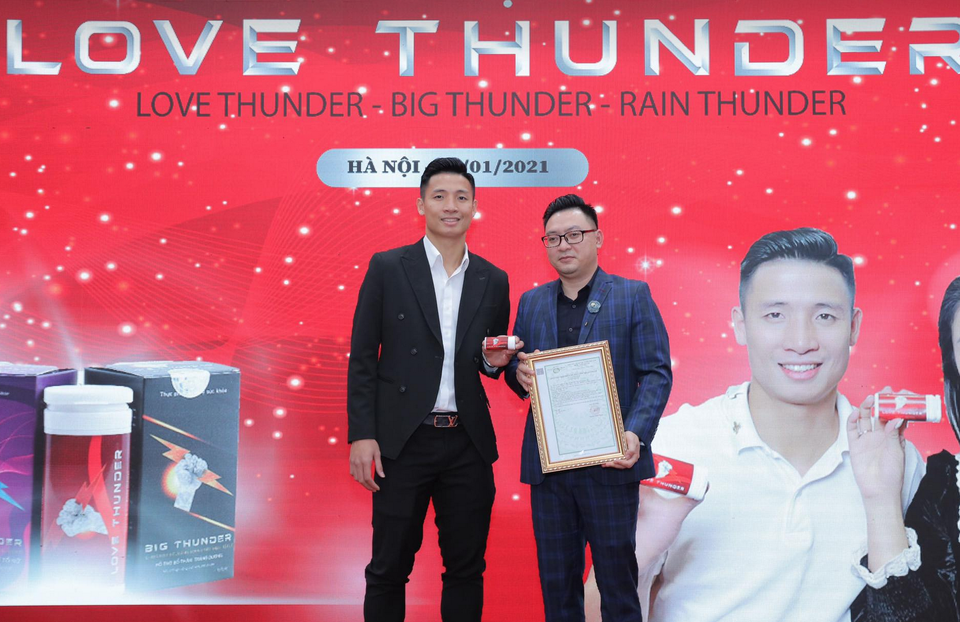 Bùi Tiến Dũng và vợ Khánh Linh lan tỏa thông điệp tình yêu - 2 Bùi Tiến Dũng và vợ Khánh Linh lan tỏa thông điệp tình yêu - 2