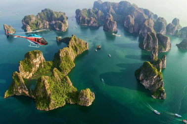 Khách hủy tour sau vụ rơi trực thăng ở vịnh Hạ Long