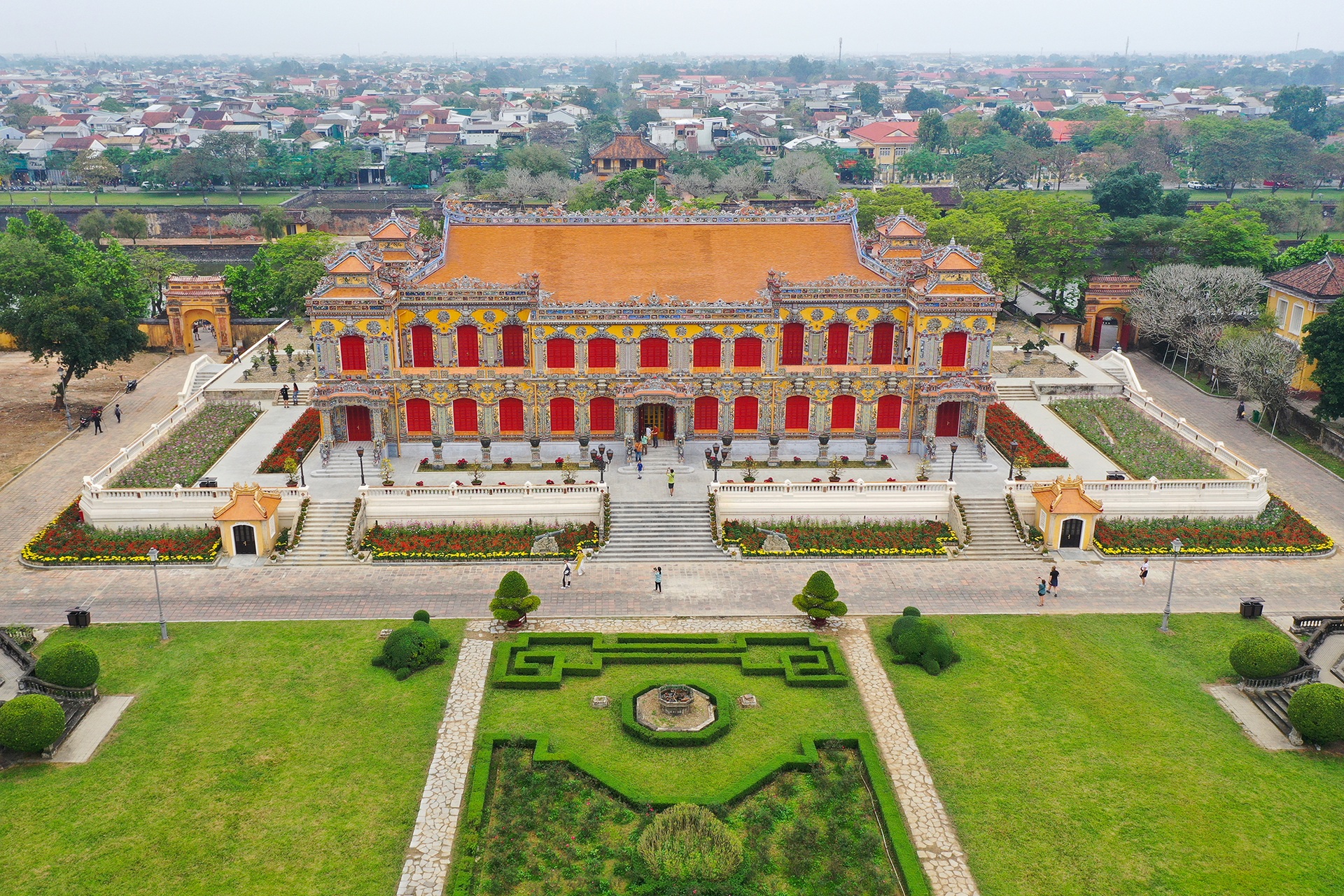 Bên trong ngôi đại điện nguy nga bậc nhất Tử Cấm thành - Đại Nội Huế - 1 Bên trong ngôi đại điện nguy nga bậc nhất Tử Cấm thành - Đại Nội Huế - 1