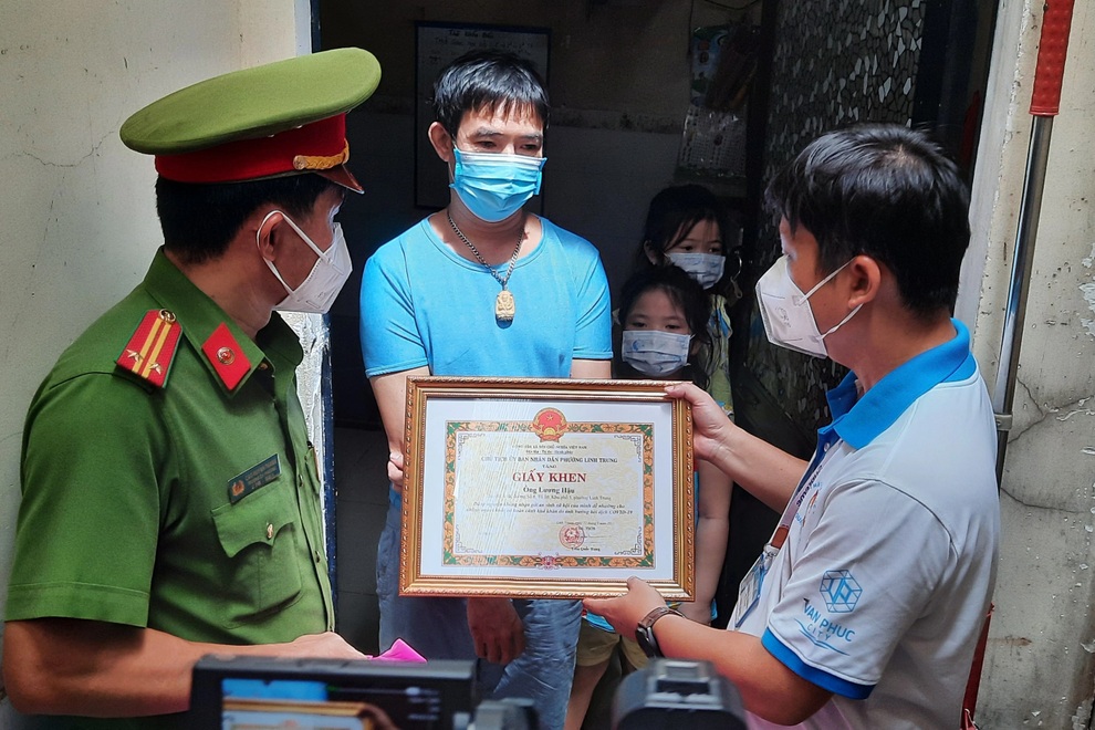 TPHCM: 1.000 người nghèo từ chối nhận hỗ trợ đợt 3, nhường người khổ hơn - 2 TPHCM: 1.000 người nghèo từ chối nhận hỗ trợ đợt 3, nhường người khổ hơn - 2